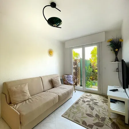Apartment Superb With Garden Near The Sea Frejus