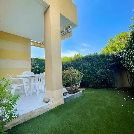 Apartment Superb With Garden Near The Sea *