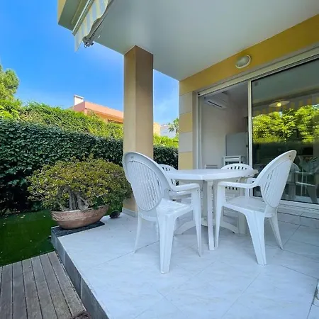 Apartment Superb With Garden Near The Sea *