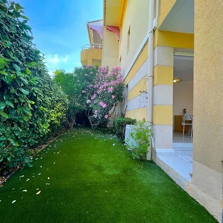 Apartment Superb With Garden Near The Sea *